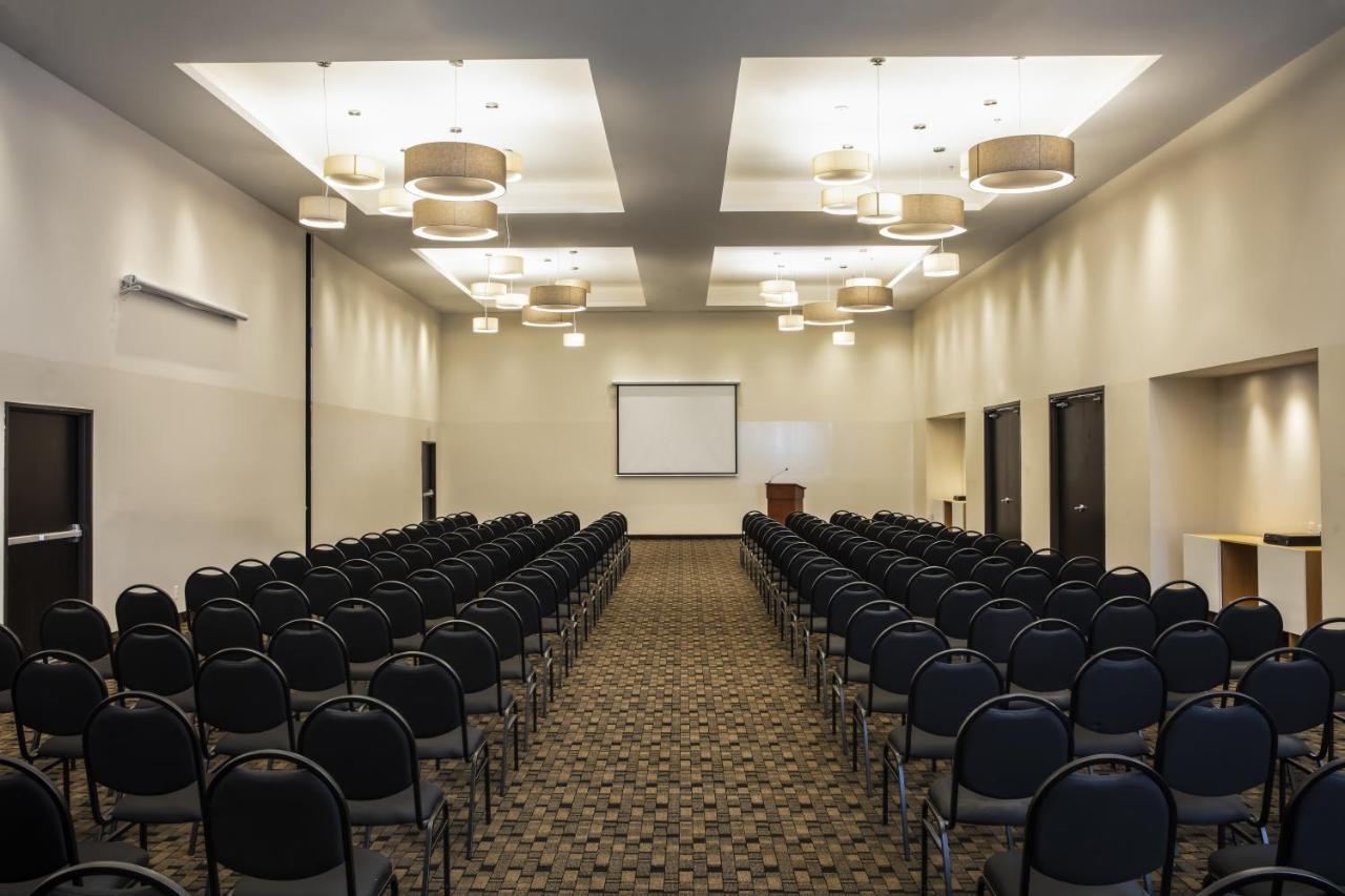 Fiesta Inn Celaya Galerias Ngoại thất bức ảnh